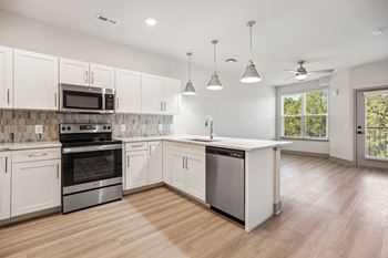 Spacious open kitchen 